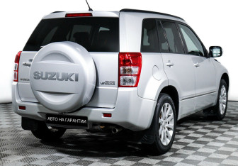 Подержанный автомобиль Suzuki Grand Vitara 2013 года (4 фото)
