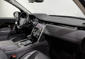 Подержанный автомобиль Land Rover Discovery Sport 2020 года (13 фото)