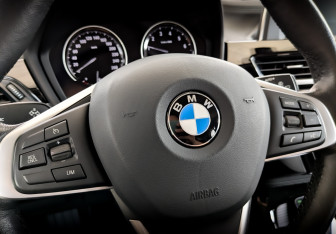Подержанный автомобиль BMW X2 2019 года (24 фото)