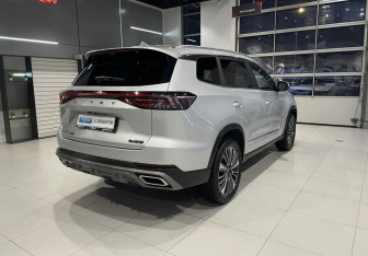 Подержанный автомобиль Chery Tiggo 8 Pro Plug-in Hybrid 2023 года (4 фото)