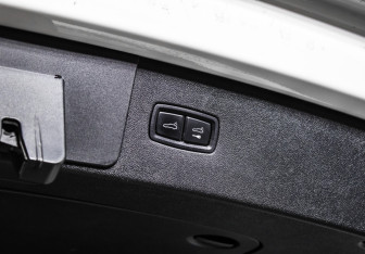 Подержанный автомобиль Porsche Cayenne 2018 года (13 фото)