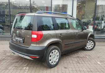 Подержанный автомобиль Skoda Yeti 2013 года (8 фото)