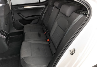 Подержанный автомобиль Skoda Superb Liftback 2016 года (18 фото)