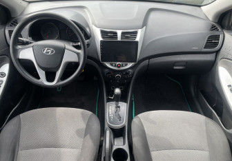 Подержанный автомобиль Hyundai Solaris Sedan 2012 года (10 фото)