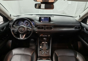 Подержанный автомобиль Mazda CX-5 2017 года (11 фото)