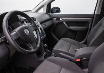 Подержанный автомобиль Volkswagen Touran 2008 года (10 фото)