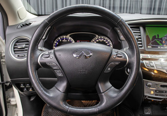 Подержанный автомобиль Infiniti QX60 2019 года (19 фото)