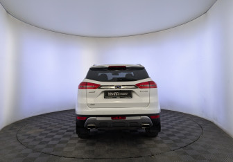 Подержанный автомобиль Geely Atlas 2021 года (6 фото)