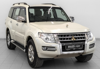 Подержанный автомобиль Mitsubishi Pajero 2019 года (3 фото)