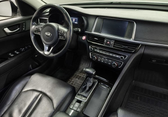 Подержанный автомобиль Kia Optima Sedan 2017 года (10 фото)