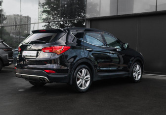 Подержанный автомобиль Hyundai Santa Fe 2013 года (4 фото)