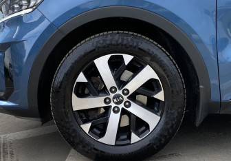 Подержанный автомобиль Kia Sorento 2021 года (9 фото)