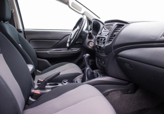 Подержанный автомобиль Mitsubishi L200 2021 года (8 фото)