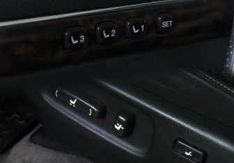 Подержанный автомобиль Toyota Land Cruiser Suv 2014 года (15 фото)