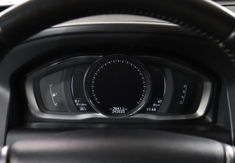 Подержанный автомобиль Volvo XC60 2015 года (11 фото)