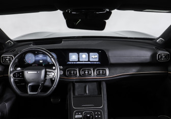 Подержанный автомобиль Jaecoo J8 2024 года (17 фото)