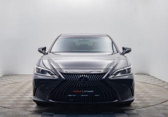 Подержанный автомобиль Lexus ES 2020 года (8 фото)