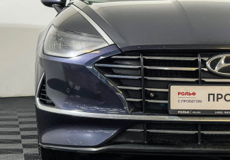 Подержанный автомобиль Hyundai Sonata 2020 года (18 фото)