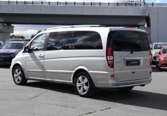 Подержанный автомобиль Mercedes-Benz Viano 2010 года (7 фото)