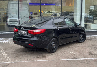 Подержанный автомобиль Kia Rio Sedan 2014 года (8 фото)
