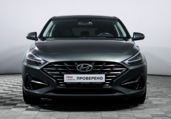 Подержанный автомобиль Hyundai i30 Wagon 2022 года (2 фото)