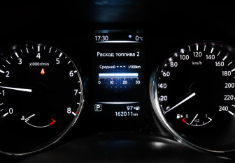 Подержанный автомобиль Nissan Qashqai 2016 года (11 фото)