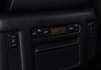 Подержанный автомобиль Infiniti QX56 2012 года (21 фото)