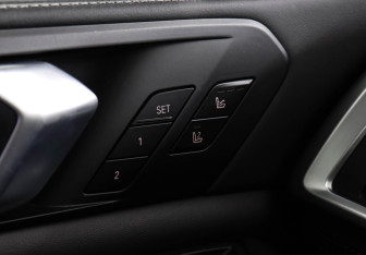 Подержанный автомобиль BMW X5 2024 года (19 фото)