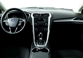 Подержанный автомобиль Ford Mondeo Sedan 2017 года (7 фото)