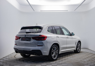 Подержанный автомобиль BMW X3 2019 года (5 фото)