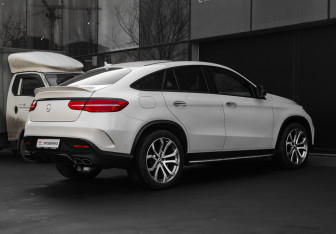 Подержанный автомобиль Mercedes-Benz GLE 2017 года (5 фото)