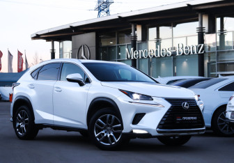 Подержанный автомобиль Lexus NX 2017 года (23 фото)