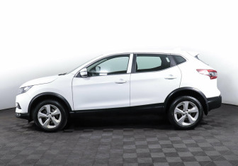 Подержанный автомобиль Nissan Qashqai 2019 года (3 фото)