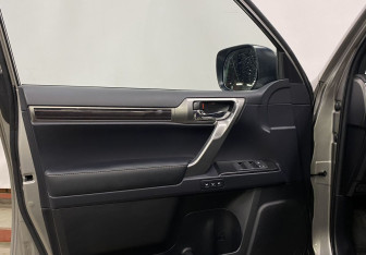 Подержанный автомобиль Lexus GX 2021 года (19 фото)