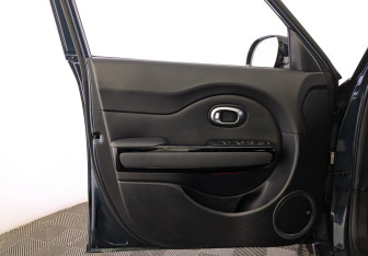 Подержанный автомобиль Kia Soul 2017 года (19 фото)