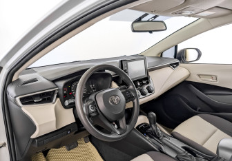 Подержанный автомобиль Toyota Corolla Sedan 2022 года (16 фото)