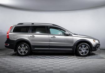 Подержанный автомобиль Volvo XC70 2012 года (4 фото)
