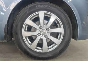 Подержанный автомобиль Kia Rio Hatchback 2012 года (16 фото)