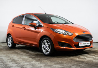 Подержанный автомобиль Ford Fiesta Hatchback 2015 года (3 фото)