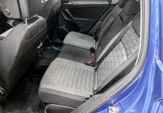 Подержанный автомобиль Volkswagen Tiguan 2021 года (12 фото)