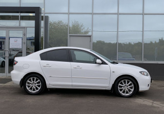 Подержанный автомобиль Mazda 3 Sedan 2008 года (8 фото)