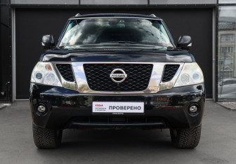 Подержанный автомобиль Nissan Patrol 2010 года (2 фото)