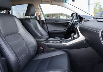 Подержанный автомобиль Lexus NX 2016 года (10 фото)