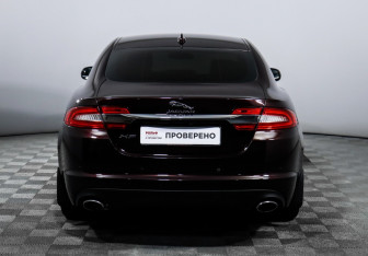 Подержанный автомобиль Jaguar XF Sedan 2014 года (6 фото)