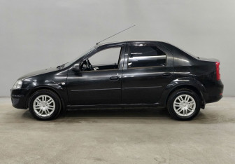 Подержанный автомобиль Renault Logan Sedan 2010 года (7 фото)