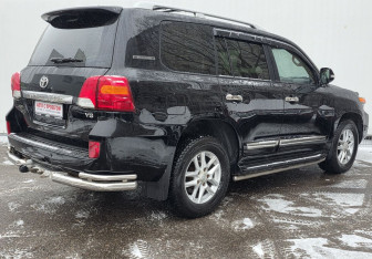 Подержанный автомобиль Toyota Land Cruiser Suv 2014 года (5 фото)