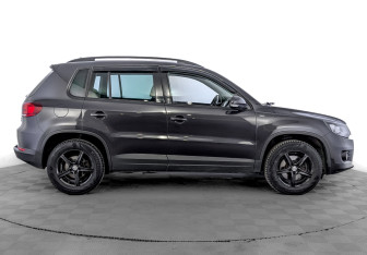Подержанный автомобиль Volkswagen Tiguan 2015 года (4 фото)