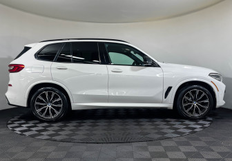 Подержанный автомобиль BMW X5 2019 года (6 фото)
