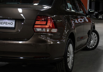 Подержанный автомобиль Volkswagen Polo Sedan 2016 года (22 фото)