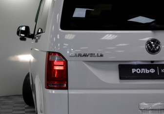 Подержанный автомобиль Volkswagen Caravelle 2018 года (22 фото)